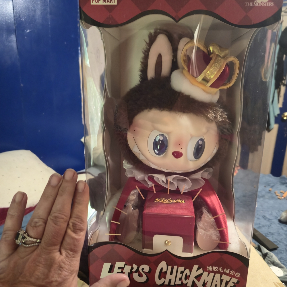 Pop Mart Let's Checkmate Doll - Red and Brown